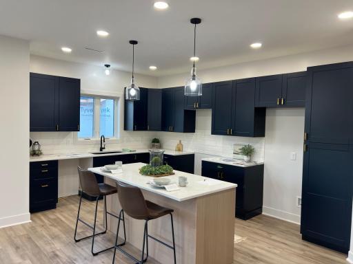 290 7th Avenue SE, Plainview, MN 55964