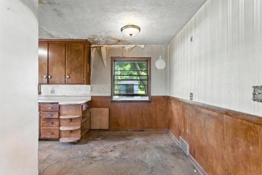 1931 Hawthorne Avenue E, Saint Paul, MN 55119