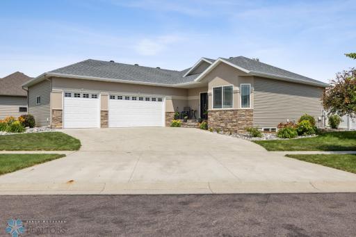 4508 Beach Lane S, Fargo, ND 58104