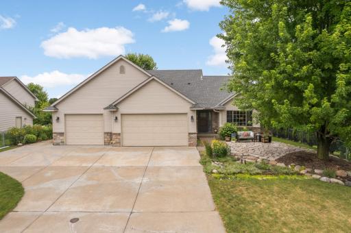 5752 128th Street N, Hugo, MN 55038