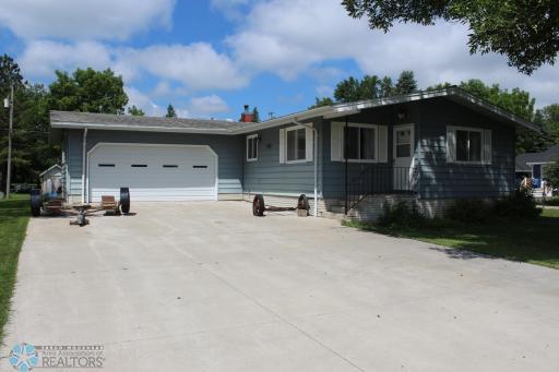 400 4th Street S, Fairmount, ND 58030
