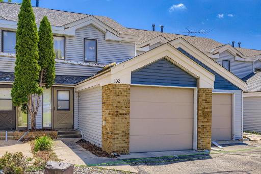 3040 Shields Drive, 102, Saint Paul, MN 55121