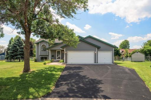 9105 Maryland Avenue N, Brooklyn Park, MN 55445