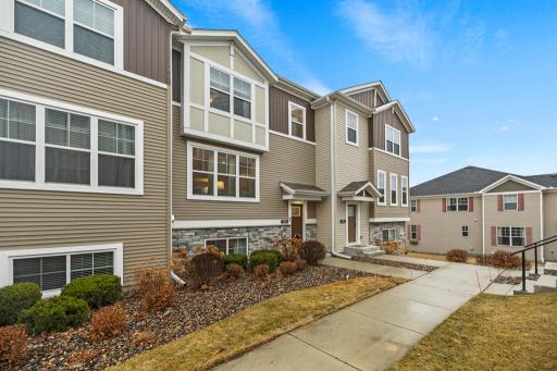 775 Roselyn Drive, Victoria, MN 55386