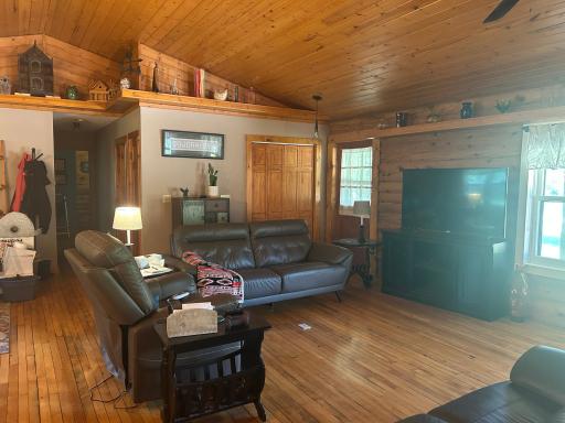 35272 560th Avenue, Warroad, MN 56763