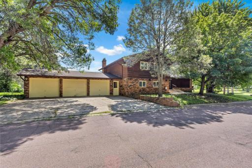 620 1st Street E, Tracy, MN 56175