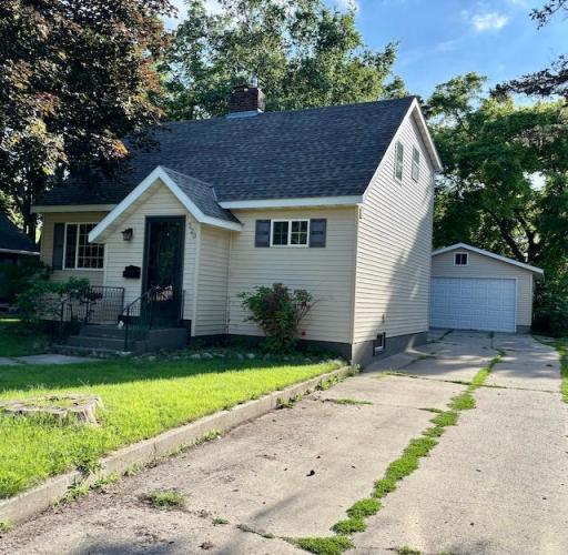 520 12th Street SW, Willmar, MN 56201