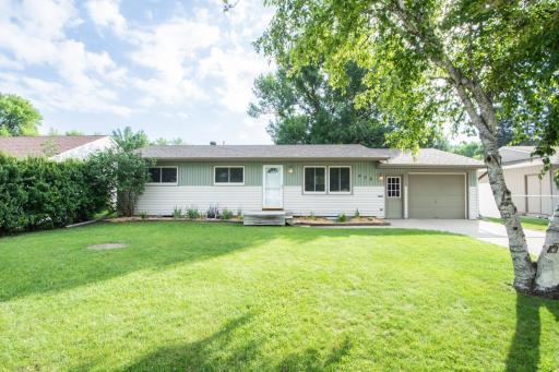 638 Appletree Lane, Moorhead, MN 56560