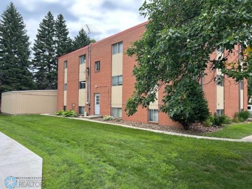 1704 6th Avenue S, Moorhead, MN 56560
