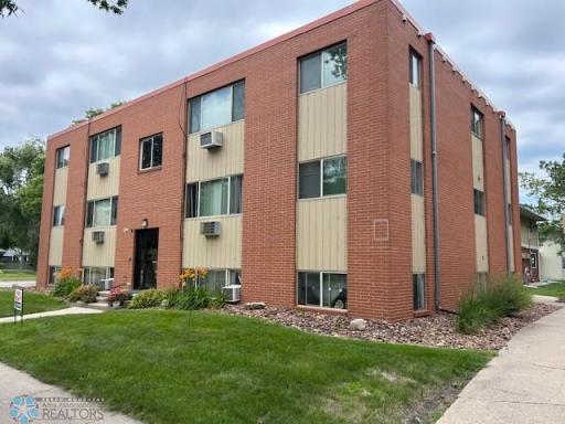 1704 6th Avenue S, Moorhead, MN 56560