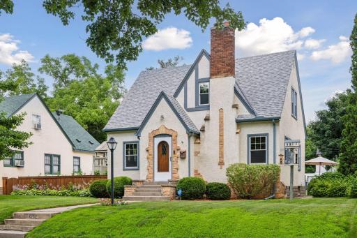 4252 Queen Avenue N, Minneapolis, MN 55412