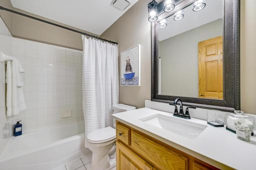 12401 94th Avenue N, Maple Grove, MN 55369