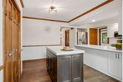 6528 Ridgeview Drive, Minneapolis, MN 55439