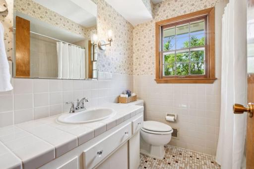 6528 Ridgeview Drive, Minneapolis, MN 55439