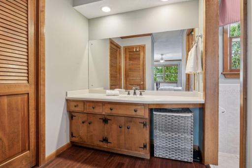 6528 Ridgeview Drive, Minneapolis, MN 55439
