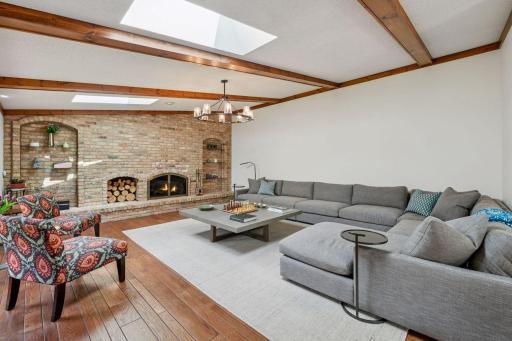 6528 Ridgeview Drive, Minneapolis, MN 55439