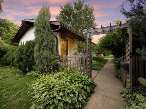 2549 33rd Avenue S, Minneapolis, MN 55406