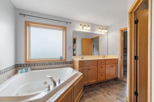 40-web-or-mls-19740 Hazel Nut Ave-51.jpg