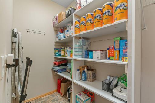 32-web-or-mls-19740 Hazel Nut Ave-43.jpg