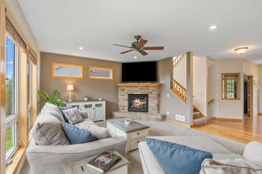 21-web-or-mls-19740 Hazel Nut Ave-32.jpg