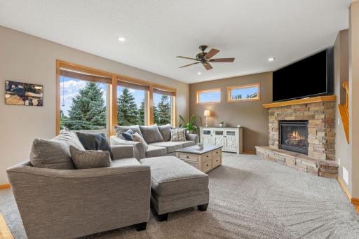 20-web-or-mls-19740 Hazel Nut Ave-31.jpg