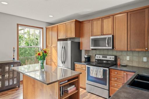 8291 Labont Way, Eden Prairie, MN 55344