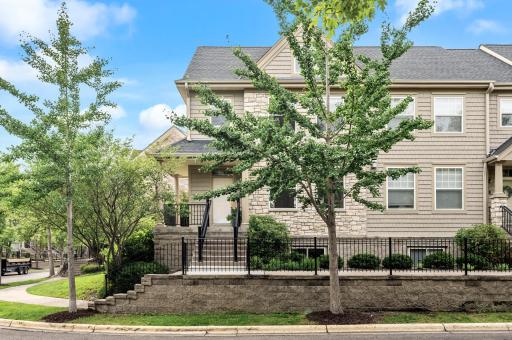 8291 Labont Way, Eden Prairie, MN 55344