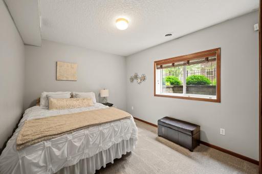 8291 Labont Way, Eden Prairie, MN 55344