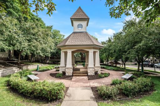 8291 Labont Way, Eden Prairie, MN 55344