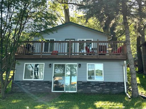 10285 237th Avenue, Spirit Lake, IA 51360