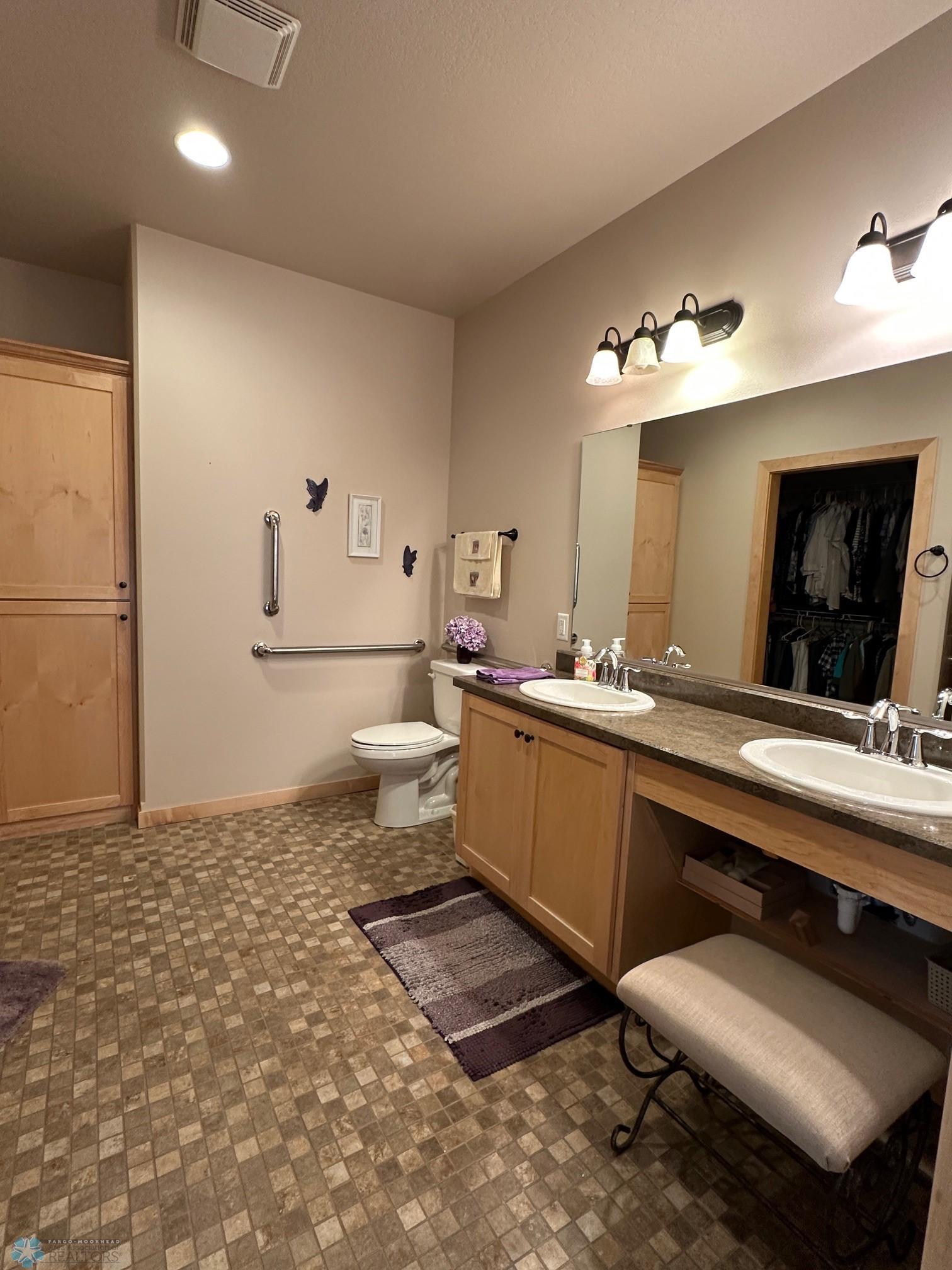 Master Bath.jpg