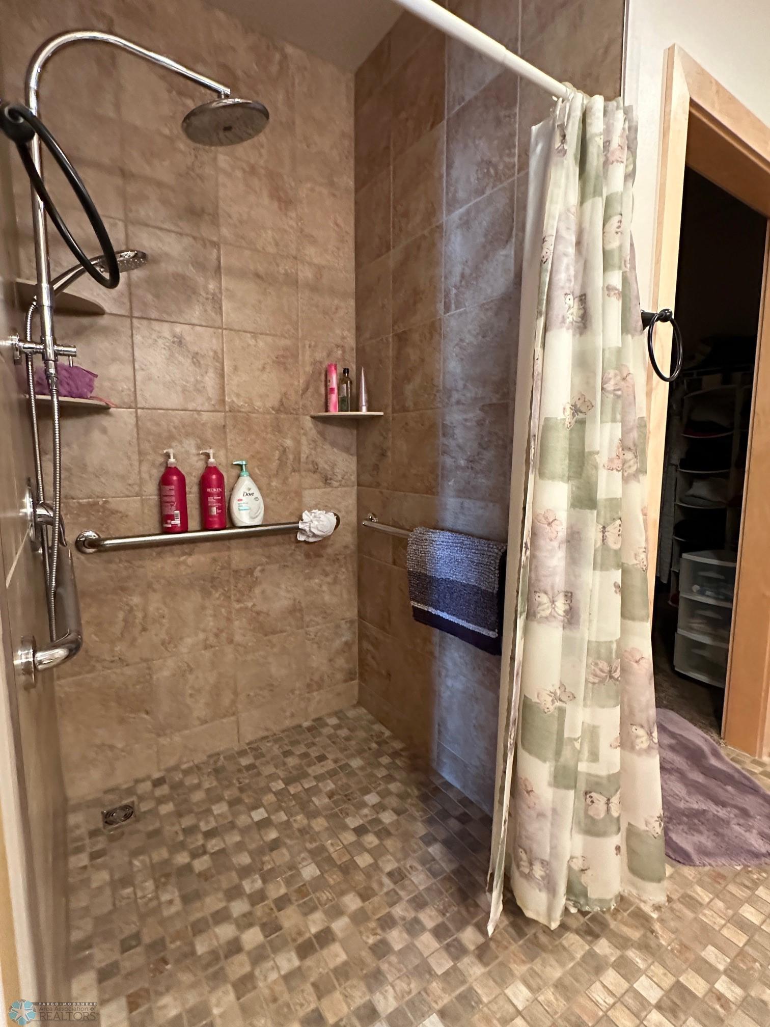 Roll-in shower.jpg