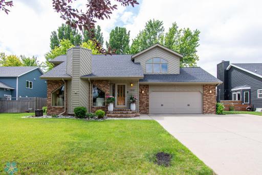 2902 24th Avenue S, Fargo, ND 58103