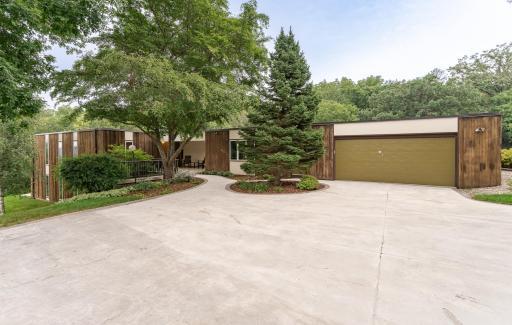 2040 Merrihills Drive SW, Rochester, MN 55902
