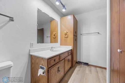 3237 17th Avenue S, 101, Fargo, ND 58103