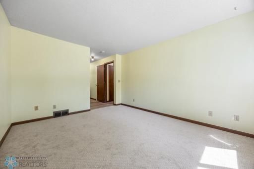 3237 17th Avenue S, 101, Fargo, ND 58103