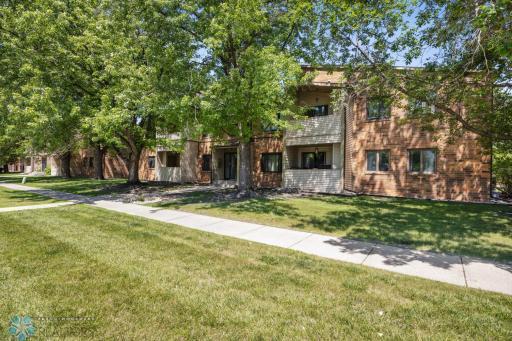 3237 17th Avenue S, 101, Fargo, ND 58103