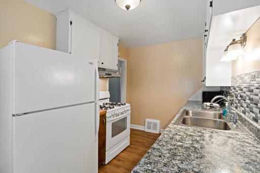 2106 Stillwater Avenue E, Saint Paul, MN 55119