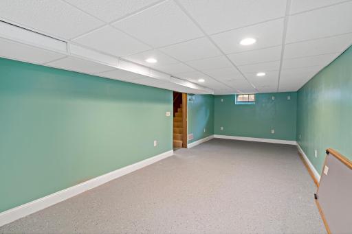 2106 Stillwater Avenue E, Saint Paul, MN 55119