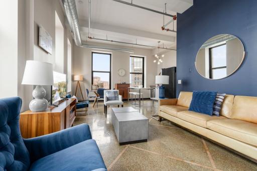 14-web-or-mls-350 St Peter St unit 1009-30.jpg