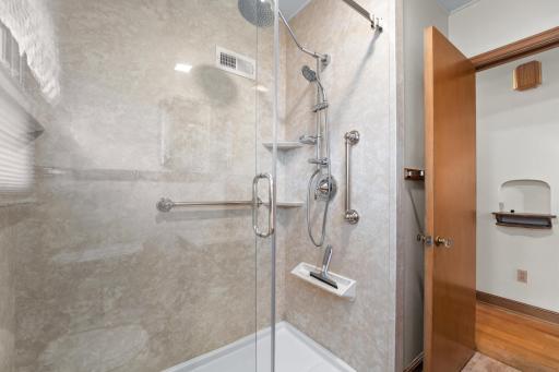 2107 Valmont Avenue, Eau Claire, WI 54701