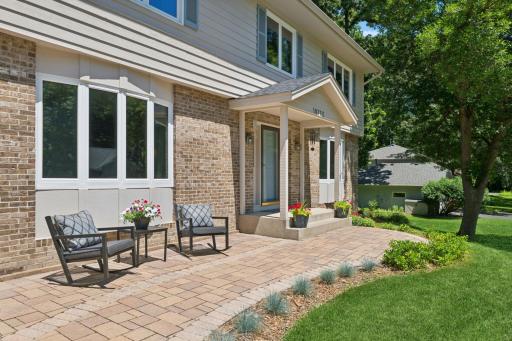 18752 Kristie Lane, Eden Prairie, MN 55346