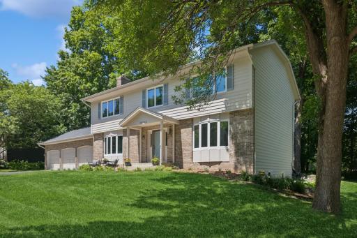 18752 Kristie Lane, Eden Prairie, MN 55346