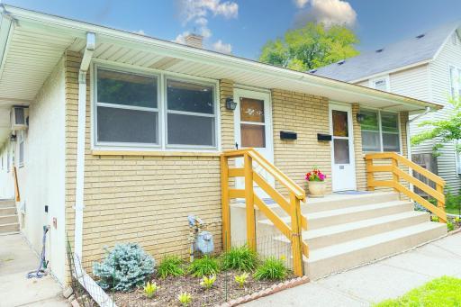1611 Taylor Avenue W, Saint Paul, MN 55104