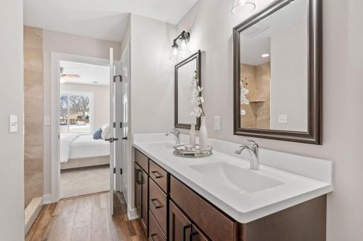 2333 17th Avenue E, North Saint Paul, MN 55109