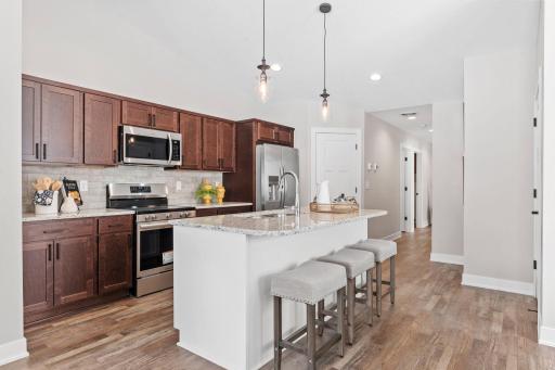 2333 17th Avenue E, North Saint Paul, MN 55109