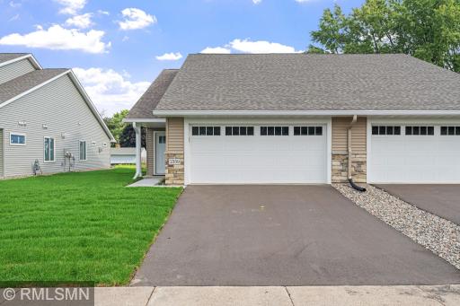 2333 17th Avenue E, North Saint Paul, MN 55109