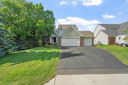 8446 Timberwood Road, Woodbury, MN 55125