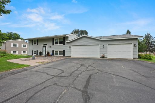806 Cummings Lane, Saint Cloud, MN 56301