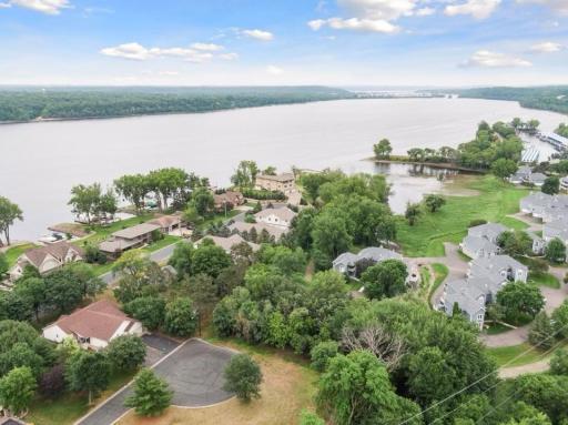 560 Lakeside Bay Drive S, Bayport, MN 55003